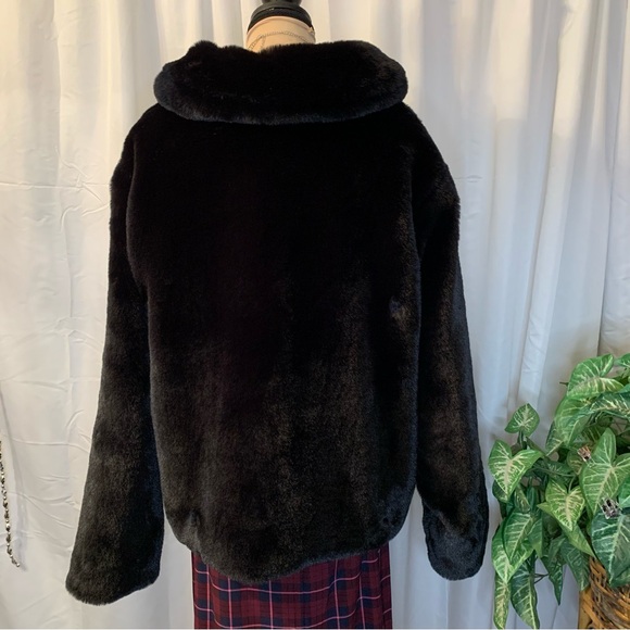 Old Navy Plush Black Teddy Faux Fur Jacket - Picture 3 of 12
